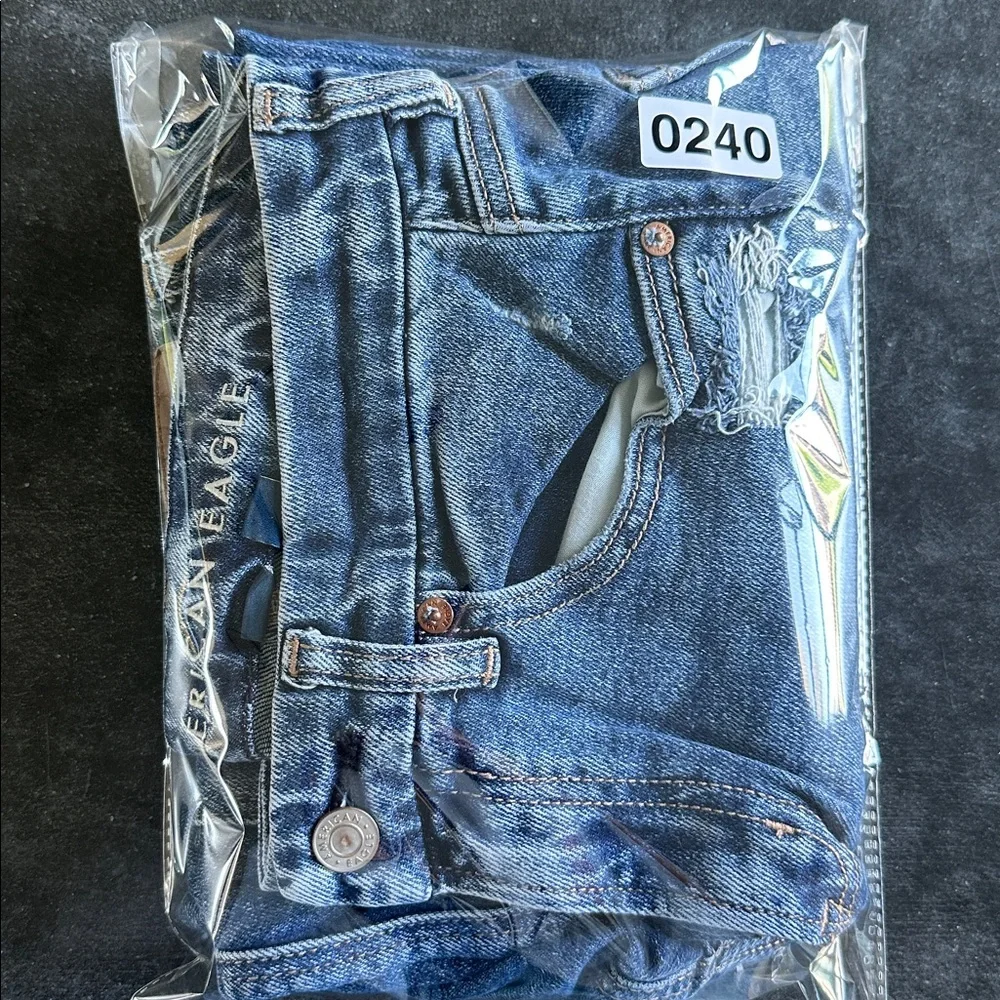 American Eagle Curvy‎ Straight Jeans Destroyed Frayed Hem Women's Size 6